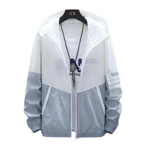 Veste en jean délavée de style américain unisexe, design rétro avec fermeture éclair, veste cargo de baseball à dégradé, col montant - Product Image 2