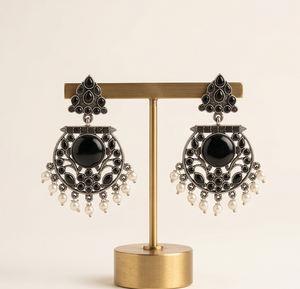 DIVYORO ONYX จี้มุกทรงสามเหลี่ยม CHANDBALIS - Product Image 1
