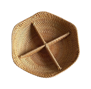 Bandeja Redonda de Mimbre Hecha a Mano con Cuatro Compartimentos, Cesta Organizadora de Frutas y Aperitivos de Seagrass Ecológica, Hecha en Vietnam - Product Image 2