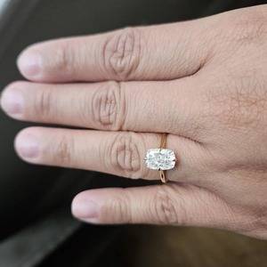 แหวนเพชรทรงคุชชั่น 1.80 กะรัต ทองคำขาว 14K ดีไซน์โมเดิร์นแบบเข็มทิศ แหวนเพชรเม็ดเดี่ยว ของขวัญสำหรับผู้หญิง เครื่องประดับ - Product Image 6