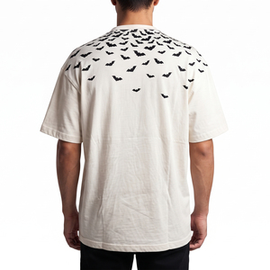 Camiseta Gráfica Oversize de Algodón Pesado con Estampado de Murciélago Volador Vintage para Hombre, Estilo Casual Urbano de Halloween, con Hombros Caídos y Cuello Redondo - Product Image 4