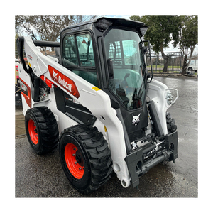 Cargadora compacta Bobcat S450 en venta, máquina versátil para trabajos de elevación, carga y transporte. - Product Image 5