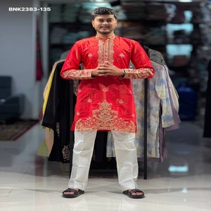 ชุดคุร์ตะผู้ชายแบบสวมใส่ได้เป็นครั้งคราว แต่งลายปักดิ้นเงาหลายเส้น พร้อมชุดนอนผ้าฝ้ายผสม  จัดจำหน่ายโดยซัพพลายเออร์ชาวอินเดีย - Product Image 1