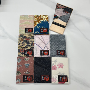 กระจกตั้งพื้นพับได้ทรงกลมแบบพกพา ทำจากผ้ากิโมโน - Product Image 1