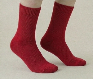 Chaussettes ras du cou pour femmes, couleur unie rouge, tricotées, respirantes, pour usage quotidien, longueur standard, automne - Product Image 3