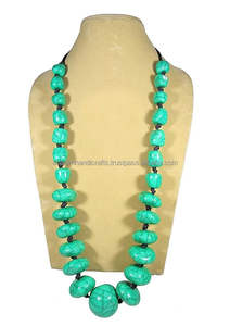 Collier en résine translucide givrée de style féerique avec finition opague Beaux bijoux parfaits pour les cadeaux et les occasions spéciales - Product Image 4