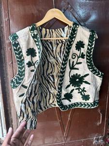Wholesale Velvet Suzani Vest <b>Coat</b> Handmade Embroidered <b>Sleeveless</b> Lightweight Cotton Short Boho Jacket <b>Women</b> Bohemian Ethnic - Product Image 2