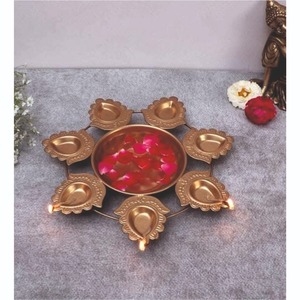 Cuenco Urli Tradicional de Latón con 9 Soportes para Diya, Decoración para Diwali, Centro de Mesa con Florero Flotante para Hogar, Hotel, Boda - Product Image 2