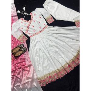Magnifique robe Anarkali et pantalon avec dupatta pour les fêtes et les clubs, tenue de soirée - Product Image 4