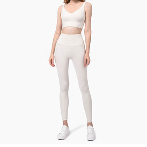 Conjunto de Yoga para Mujer, Fabricado en Fábrica de Ropa Deportiva, Alta Calidad, Material Duradero y Transpirable, Disponible en Stock - Product Image 1
