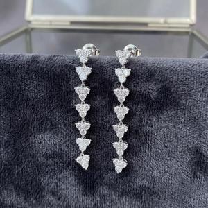 Pendientes de Oro Blanco de 14K con Diamantes Redondos para Mujer, Venta al Por Mayor, Fabricante de Joyería Fina Personalizada OEM ODM, Pendientes Colgantes de Lujo - Product Image 1