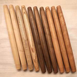 Rodillo de Masa Artesanal de Madera Maciza, Diseño Cilíndrico Liso, Peso Equilibrado, Acabado Natural, Ideal para Masa de Roti, Chapati y Repostería - Product Image 1