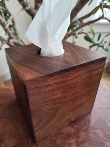 Porta Servilletas de Madera con Cubiertas Adhesivas para Estantes y Bandeja Organizadora para Baño, Dormitorio o Cómoda - Product Image 2