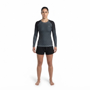 Rashguard de compression Premium OEM pour femmes BJJ MMA 210GSM en polyester recyclé, sublimation, manches longues, pour adultes, anti-humidité - Product Image 1