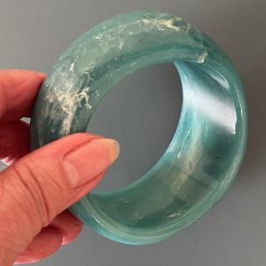 Bracelet en résine de haute qualité de couleur verte pour une utilisation artisanale pour les bijoux, bracelets et joncs - Product Image 4