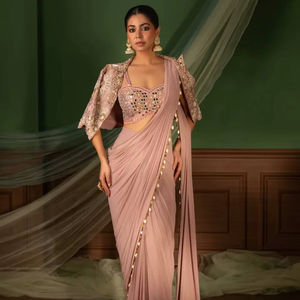 Sari en crêpe de soie lourd de créateur prêt-à-porter avec chemisier et veste brodés |   Collection Fête et Mariage - Product Image 1