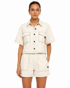 Ensemble short en jean pour femme, best-seller, tenue d'été tendance avec tissu résistant, haut boutonné, poches, coupe élégante pour le streetwear - Product Image 1