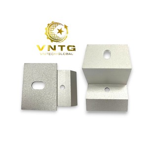 Pince de fixation VNTG V22 en aluminium pour panneaux solaires ondulés avec coussinet EPDM et fixations pour système de montage sur toiture métallique - Product Image 2