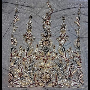 Único tejido bordado a mano con cristales y piedra incrustada - Product Image 5