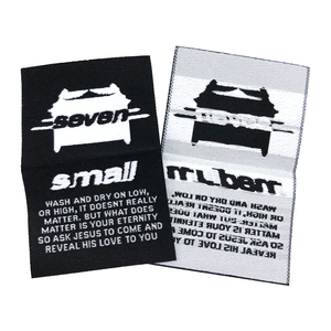 Etiquetas Tejidas Personalizadas con Pliegue Central, Etiquetas Tejidas Negras para Ropa - Product Image 5