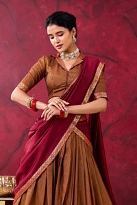 Lehenga Choli de Diseños Tradicionales Indios de Alta Calidad para Mujer con Tejido Zari y Bordado de Encaje a Bajo Precio - Product Image 4