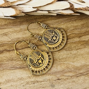 Boucles d'oreilles créoles tendance motif main de Hamza, bijoux tribaux en laiton pour femme, plaqué or 18 carats, style bohème géométrique, pour la vente en gros/OEM/ODM - Product Image 6