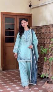 Ensemble Kurta traditionnel en coton pour femmes avec broderie bleue, coupe ample, longueur cheville, style Inde Pakistan, vêtements décontractés - Product Image 2
