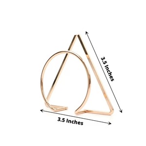 Anneaux de serviette en métal géométriques modernes, porte-serviettes triangulaires dorés pour la décoration de table de mariage - Product Image 6