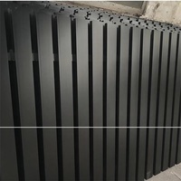 Usine chinoise de clôtures en aluminium, clôture à lattes verticales irrégulières sur mesure, clôture architecturale moderne pour extérieur