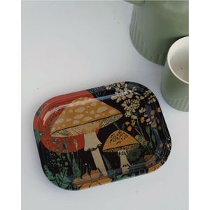 Plateau en métal vintage imprimé champignons, petit plateau rectangulaire en émail, plateau de service décoratif pour la cuisine et la décoration intérieure - Product Image 1