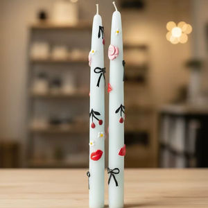 Juego de Velas Cónicas de Cera de Soja Pintadas a Mano Chic Romance (Juego de 2) para Navidad, Cumpleaños, Centros de Mesa y Decoración Estética de Mesa - Product Image 2