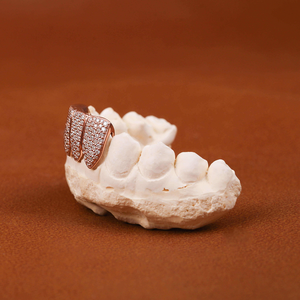 Grillz Diamant Scintillant Personnalisé – Capuchons Dentaires Hip Hop Tendance avec Artisanat de Qualité Supérieure - Product Image 1