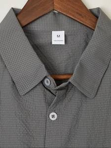 Camisa de Hombre con Hombros Caídos, Manga Corta, Color Sólido, Corte Holgado con Cuello Camisero, Estilo Vintage para Uso Casual en Vacaciones - Product Image 3