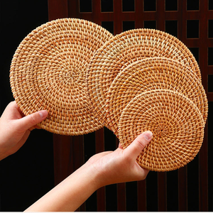 Plato de Mimbre Tejido a Mano, Idea de Regalo Ecológica, Estilo Clásico con Flores, Decoración Festiva, Hecho en Vietnam - Product Image 1