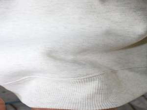 Sudadera FISHER WHITE con cuello alto, 100% rojo, con apliques bordados, cuello ancho, hilos finos. - Product Image 5