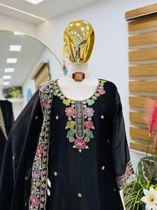 NOUVELLE COLLECTION DE TENUES DE SOIRÉE DESIGNÉES : TOP PALAZZO ET DUPATTA À MANCHES LONGUES AVEC TRAVAIL DÉTAILLÉ - Product Image 4