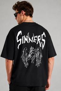 เสื้อยืดสีดำโอเวอร์ไซส์สำหรับทุกเพศ พร้อมโลโก้ดาบสีขาว คอกลม แขนสั้น ทรงหลวม ผ้าเจอร์ซีย์คอตตอน - Product Image 4