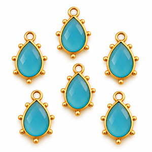 Colgante de Calcedonia Azul Pera Facetada de 8x12mm con Engaste Bañado en Oro para Fabricación de Joyas - Product Image 2