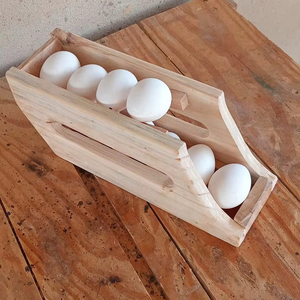Porta huevos de madera duradero utilizado para guardar huevos frescos en cocinas, panaderías y tiendas de alimentos orgánicos. - Product Image 1