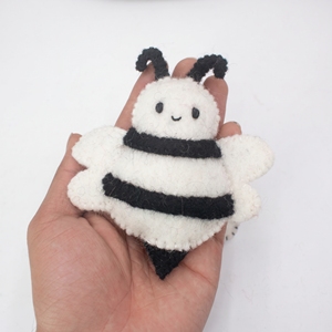 Wholesale Stitched Felt Halloween <b>Bee</b> Ornament Spooky Black Orange Hanging Decor <b>Gift</b> Set for Child - Product Image 4