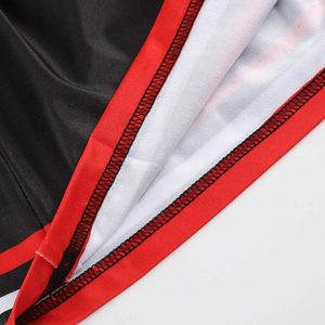 Ensemble d'uniformes de cheerleading rouge et noir avec impression par sublimation, haut, jupe, pompons et nœud, kit pour femmes adultes - Product Image 6