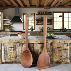 Madera de Acacia disponible para pedidos B2B. Impex Designs Cucharas de servir de madera bellamente hechas a mano. - Product Image 1