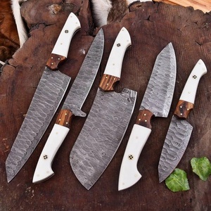 Ensemble de 5 couteaux de chef en acier Damas faits à la main avec manche en os et étui en cuir, couteaux utilitaires de survie et de chasse - Product Image 1