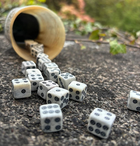 Produit très demandé, dés de jeu ronds faits à la main en os de buffle poli, écologiques, de haute qualité, avec design et taille personnalisés - Product Image 4