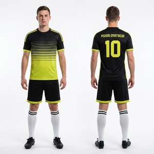 Uniforme de football personnalisé en polyester cyan noir avec impression graphique angulaire et short assorti - Product Image 6