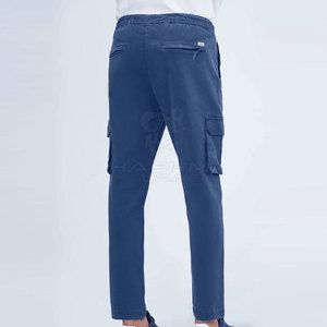 Jogging cargo légers et respirants pour homme, style utilitaire multi-poches pour un look moderne. - Product Image 3