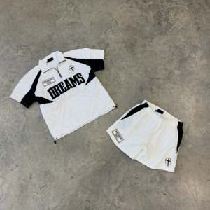Ensemble short et sweat à capuche demi-zip en nylon pour homme, coupe ample, style streetwear, imprimé sérigraphié, color block, avec short à cordon de serrage, personnalisable OEM - Product Image 5