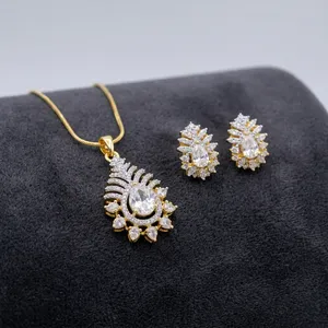 Ensemble de pendentifs plaqués rhodium finition or, dernière création, pour femmes, bijoux de mariage indiens haut de gamme avec diamants naturels. - Product Image 2