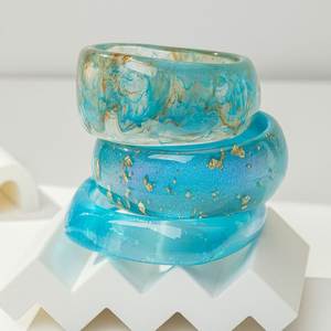 Bracelet en résine fait main inspiré par la nature, élégant bracelet pour femmes et filles, bracelet en résine artisanal - Product Image 2