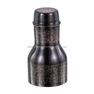 Botella y jarra de cobre Premium de estilo moderno con increíble diseño grabado, Ideal para deportes, yoga y cabecera al precio más bajo - Product Image 1